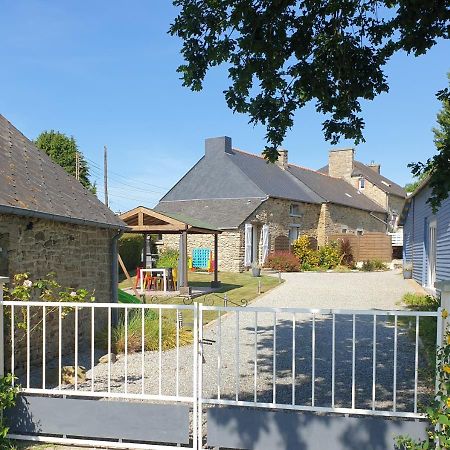 Charming Traditional 2-Bed Cottage Near Plemet Exterior photo