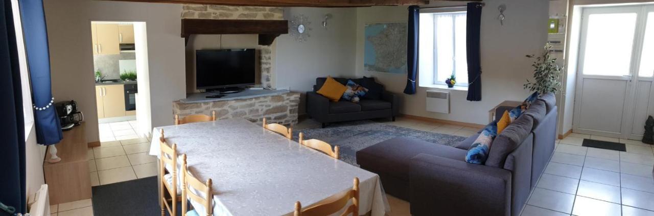 Charming Traditional 2-Bed Cottage Near Plemet Exterior photo