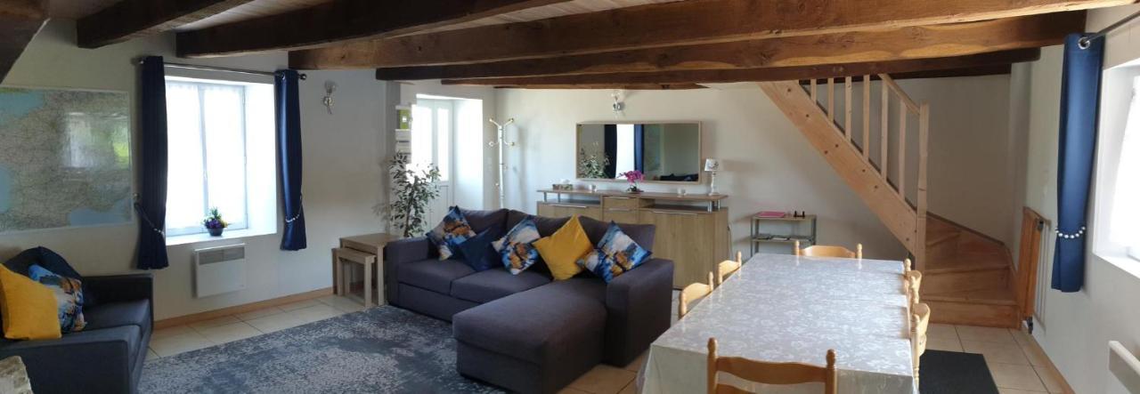 Charming Traditional 2-Bed Cottage Near Plemet Exterior photo