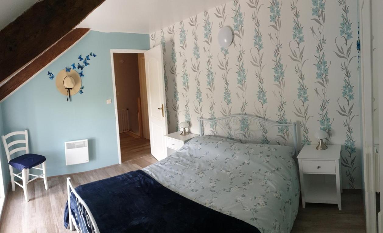 Charming Traditional 2-Bed Cottage Near Plemet Exterior photo