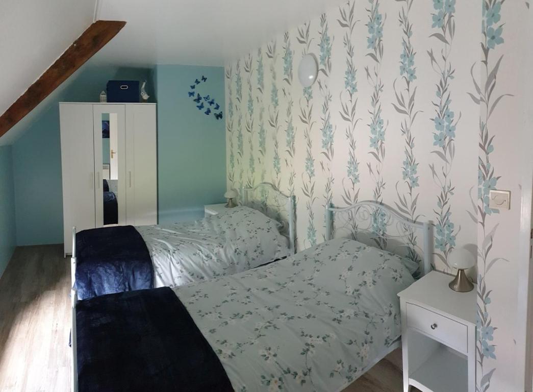 Charming Traditional 2-Bed Cottage Near Plemet Exterior photo